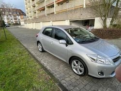Silber Gebraucht 2010 Toyota Auris Executive Limousine | 8.799 € (Etwas zu teuer)