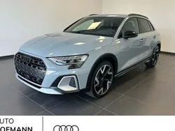 Grau Gebraucht 2024 Audi A3 Sportback Ambiente Limousine | 46.750 €