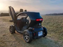Schwarz Gebraucht 2016 Renault Twizy LE Kleinwagen | 5.678 € (Fairer Preis)