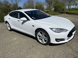 Weiß Gebraucht 2015 Tesla Model S Limousine | 21.500 € (Fairer Preis)