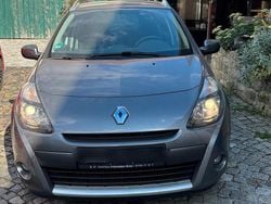 Grau Gebraucht 2010 Renault Clio GrandTour Kombi | 2.100 €