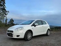Weiß Gebraucht 2009 Fiat Grande Punto Kleinwagen | 2.650 € (Fairer Preis)