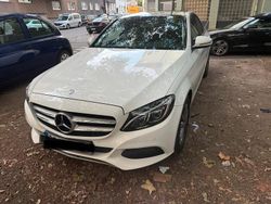 Weiß Gebraucht 2016 Mercedes C220 Limousine | 23.500 € (Etwas zu teuer)