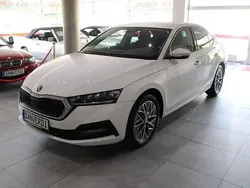 Candy weiss Gebraucht 2022 Skoda Octavia Tour Limousine | 20.990 € (Fairer Preis)