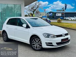 Weiß Gebraucht 2016 VW Golf VII Allstar Limousine | 13.775 € (Fairer Preis)