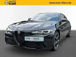 Schwarz (metallic) Gebraucht 2023 Alfa Romeo Giulia Competizione Limousine | 41.870 € (Etwas zu teuer)