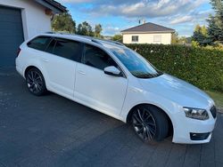Weiß Gebraucht 2016 Skoda Octavia LAURIN & KLEMENT Kombi | 11.300 € (Fairer Preis)