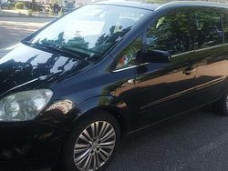 Schwarz Gebraucht 2008 Opel Zafira Innovation Van / Kleinbus | 3.100 € (Fairer Preis)