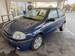 Blau Gebraucht 2000 Renault Clio II Limousine | 1.649 € (Etwas zu teuer)