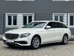 Diamantweiss (metallic) Gebraucht 2017 Mercedes E200 Kombi | 19.990 € (Superpreis)