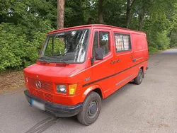 Rot Gebraucht 1985 Mercedes T1 Van | 13.990 €