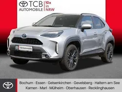Shimmering silver metallic Gebraucht 2023 Toyota Yaris Hybrid | 26.889 € (Fairer Preis)