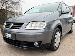 Grau Gebraucht 2004 VW Touran Highline Van / Kleinbus | 1.290 € (Superpreis)