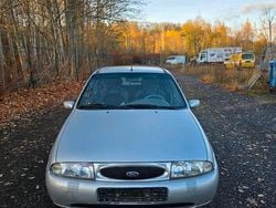 Silber Gebraucht 1997 Ford Fiesta Kleinwagen | 1.150 €