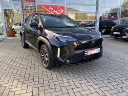 Schwarz Gebraucht 2024 Toyota Yaris Cross Team SUV | 29.750 € (Fairer Preis)