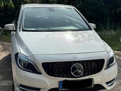 Weiß Gebraucht 2012 Mercedes B180 Van / Kleinbus | 9.850 €