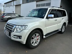 Weiß Gebraucht 2016 Mitsubishi Pajero Top SUV | 34.980 € (Fairer Preis)
