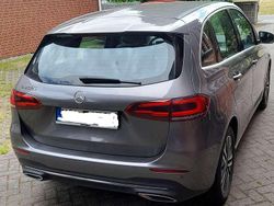 Grau Gebraucht 2020 Mercedes B250e Style Van / Kleinbus | 22.500 € (Superpreis)
