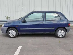 Blau Gebraucht 1997 Renault Clio Campus Limousine | 450 €