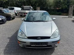 Grau Gebraucht 2000 Ford Focus Futura Limousine | 1.699 € (Guter Preis)