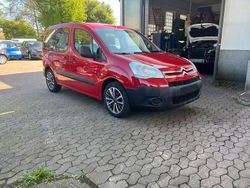 Rot Gebraucht 2011 Citroën Berlingo Attraction Van / Kleinbus | 5.980 € (Teuer)