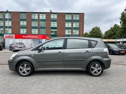 Grau Gebraucht 2006 Toyota Corolla Verso Van / Kleinbus | 3.480 € (Guter Preis)