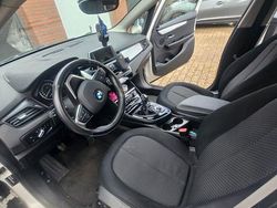 Weiß Gebraucht 2014 BMW 216 Active Tourer Sport Line Van / Kleinbus | 6.300 €