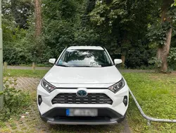 Weiß Gebraucht 2020 Toyota RAV4 Hybrid Team SUV | 24.999 € (Superpreis)
