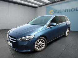 Blau Gebraucht 2019 Mercedes B200 Van / Kleinbus | 22.799 € (Fairer Preis)