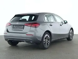 Grau / mountaingrau Gebraucht 2024 Mercedes A180 Advanced Limousine | 29.530 € (Fairer Preis)