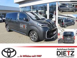 Titanium grey metallic Gebraucht 2024 Toyota Proace Verso Club Kombi | 44.250 € (Fairer Preis)