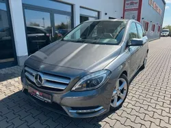 Grau Gebraucht 2012 Mercedes B200 Van / Kleinbus | 10.950 € (Etwas zu teuer)
