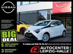 Weiß Gebraucht 2020 Toyota Aygo X-play Kleinwagen | 10.390 € (Fairer Preis)