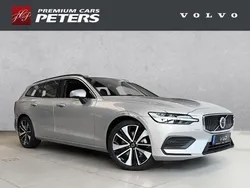 Silber Gebraucht 2023 Volvo V60 Core Kombi | 40.900 € (Fairer Preis)