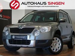 Grau (platin grau) andere Gebraucht 2011 Skoda Yeti Plus Edition SUV | 15.990 €