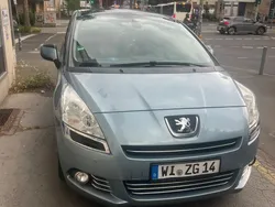 Blau Gebraucht 2013 Peugeot 5008 Van / Kleinbus | 6.300 € (Fairer Preis)
