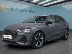 Grau Gebraucht 2022 Audi e-tron SUV | 43.899 € (Fairer Preis)