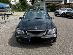 Schwarz Gebraucht 2002 Mercedes C220 Avantgarde Limousine | 2.299 € (Fairer Preis)