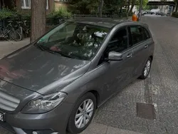 Grau Gebraucht 2012 Mercedes B180 Van / Kleinbus | 9.700 € (Teuer)