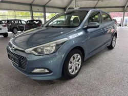 Aqua sparkling Gebraucht 2015 Hyundai i20 Classic Limousine | 4.980 € (Fairer Preis)