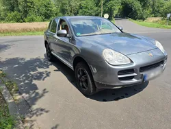 Grau Gebraucht 2005 Porsche Cayenne SUV | 3.900 € (Etwas zu teuer)