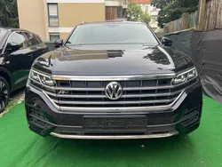 Moonlight blue perleffekt Gebraucht 2019 VW Touareg R-line SUV | 35.900 € (Fairer Preis)