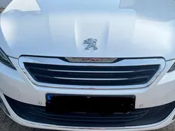 Weiß Gebraucht 2016 Peugeot 308 Allure Kombi | 8.000 € (Superpreis)