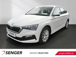 Weiß Gebraucht 2022 Skoda Scala Kleinwagen | 18.780 € (Guter Preis)