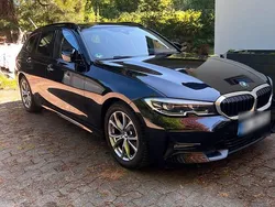 Schwarz Gebraucht 2020 BMW 320 M Sport Kombi | 22.000 € (Guter Preis)