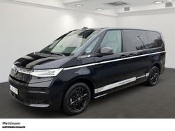 Schwarz (deep black perleffekt) Gebraucht 2024 VW T7 Style Van | 63.470 € (Teuer)