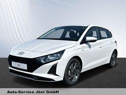 Sol (weiss Gebraucht 2024 Hyundai i20 Trend Limousine | 18.950 € (Etwas zu teuer)