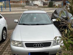 Silber Gebraucht 2001 Audi A3 Kombi | 2.000 €