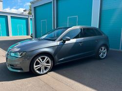 Grau Gebraucht 2013 Audi A3 Sportback Ambition Kleinwagen | 9.000 €