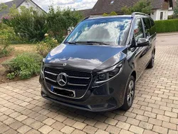 Grau Gebraucht 2024 Mercedes V250 Style Van / Kleinbus | 64.800 € (Etwas zu teuer)